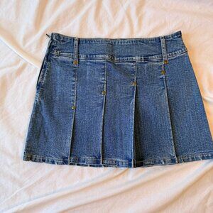 Calvin Klein Jeans Denim Skirt – Size 5 – Pleated Blue Denim (NWOT)